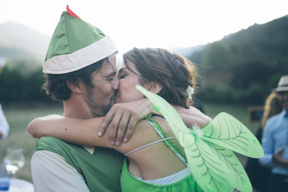 Novios disfrazados duendes Fotografo de Bodas en Asturias