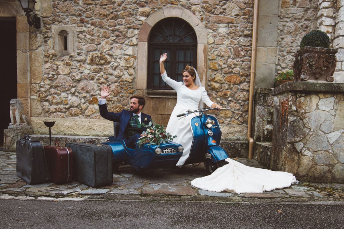 Boda barroca novios sidecar - Asturias - Chic - Vintage - Arturo solis