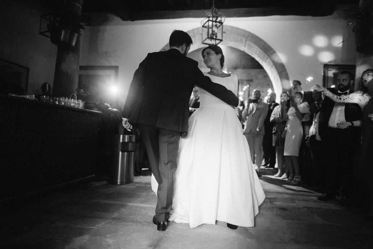 Novios Bailando - Fotografia de bodas en oviedo