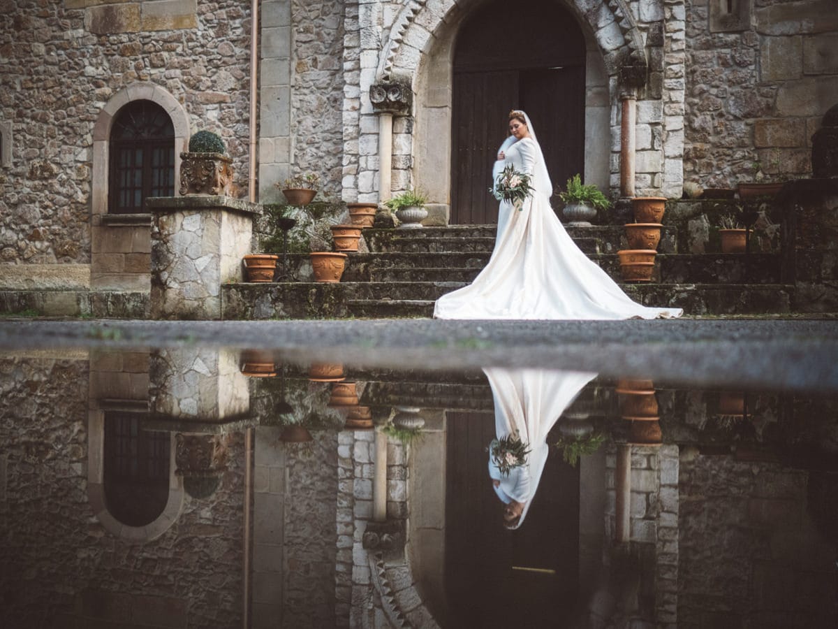 Novia reflejada Sesion fotos boda Arturo Solis