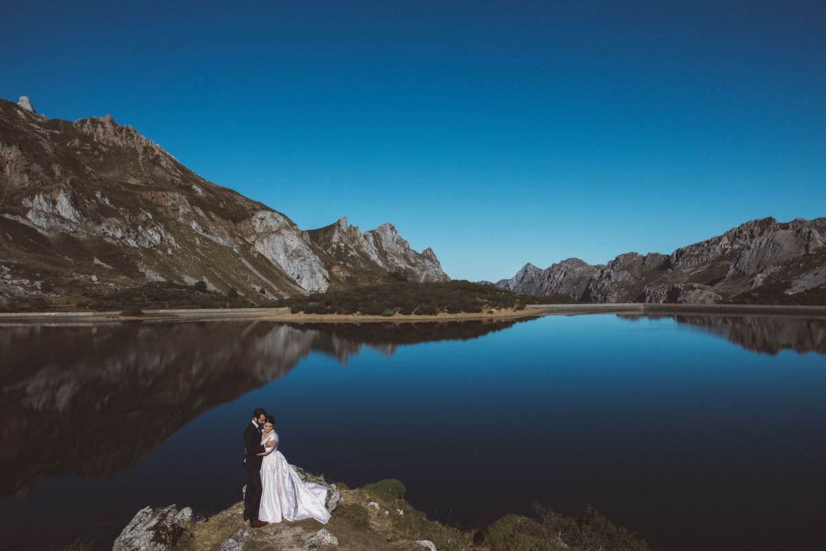 Fotografia de bodas en Somiedo -Lago del valle somiedo