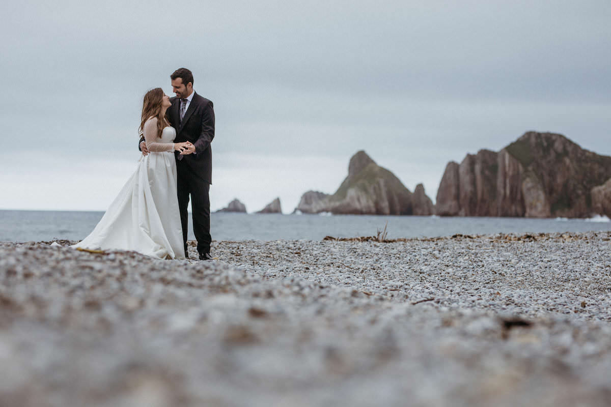Fotografo bodas novia - playa de gueirua